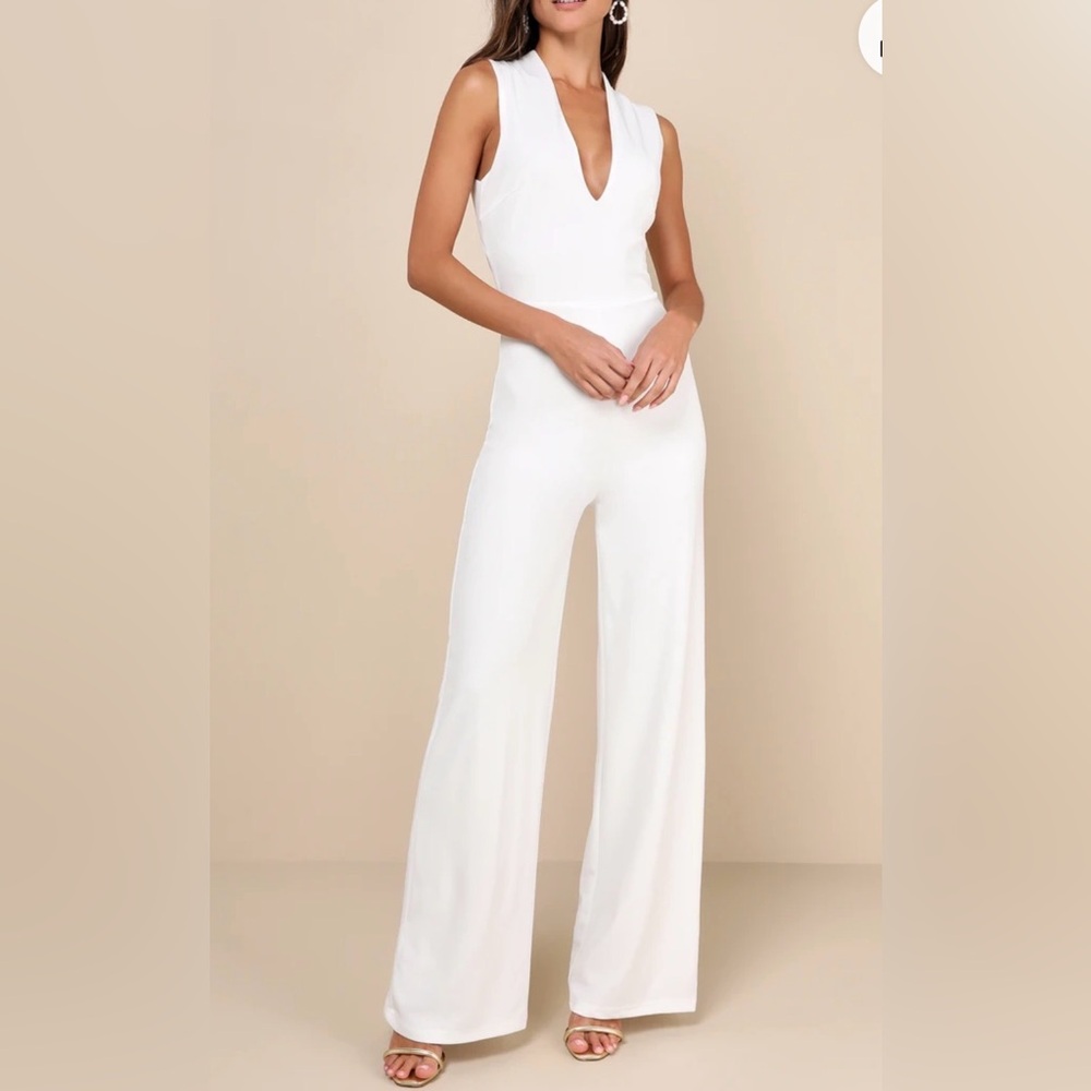 Lulus White Thinking out Loud Backless Criss-Cross Low V-Neck Jumpsuit Sz M